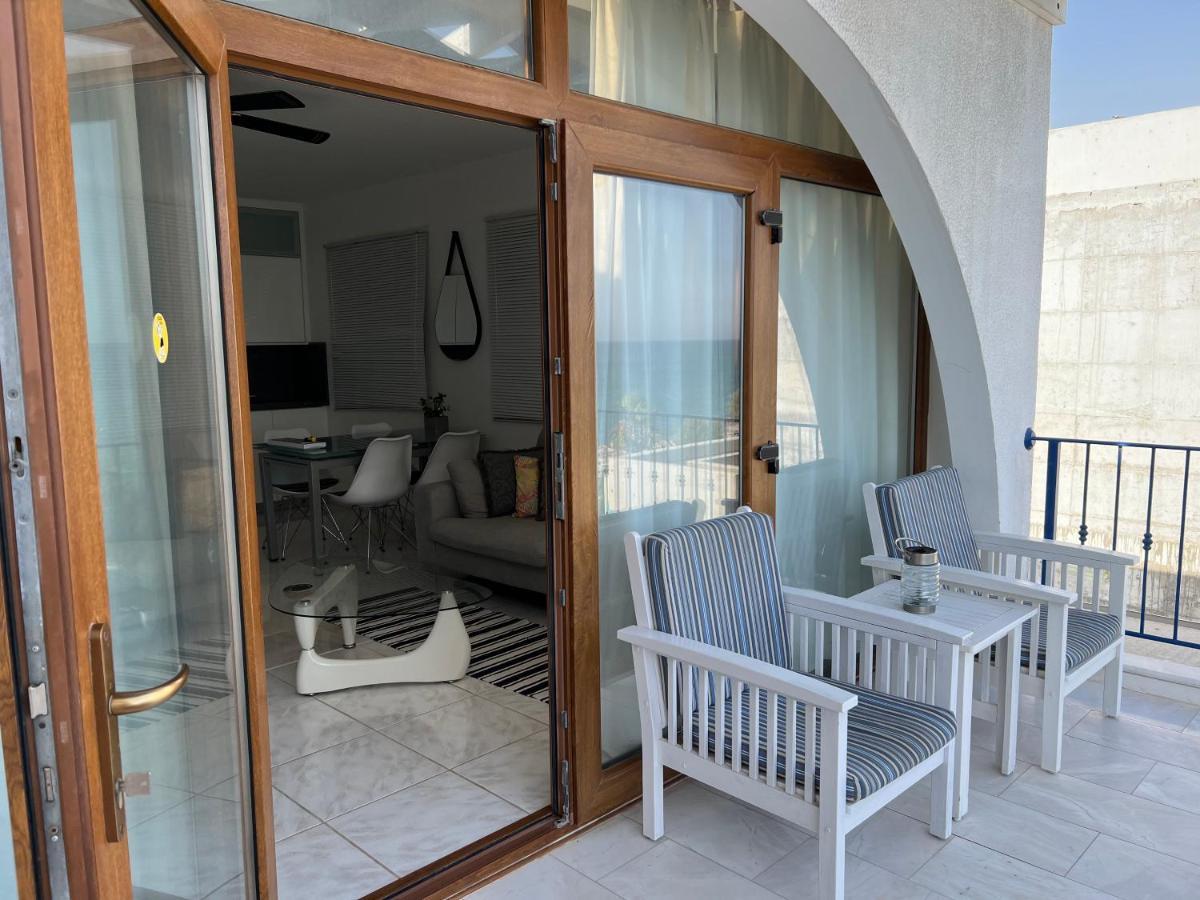 Front Pissouri