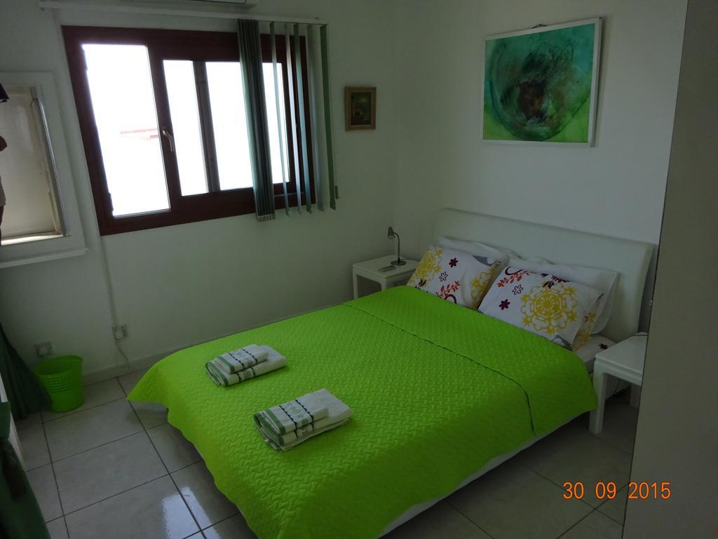 Front Pissouri