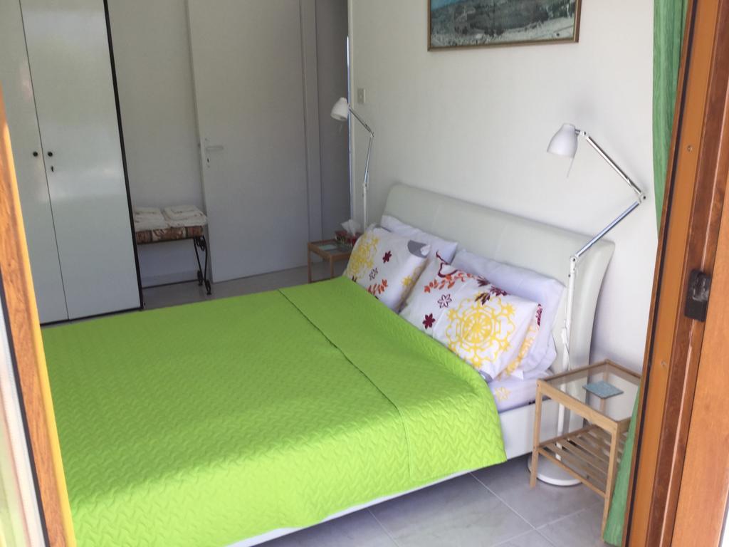 Front Apartment *