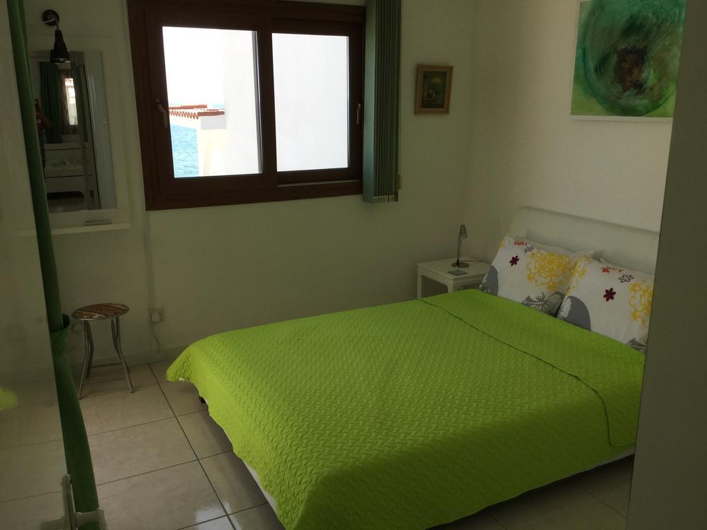 Front * Pissouri
