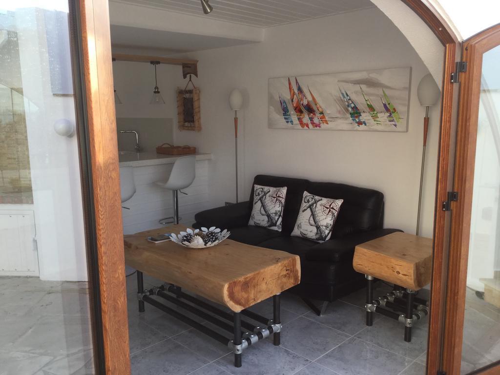 Front Pissouri