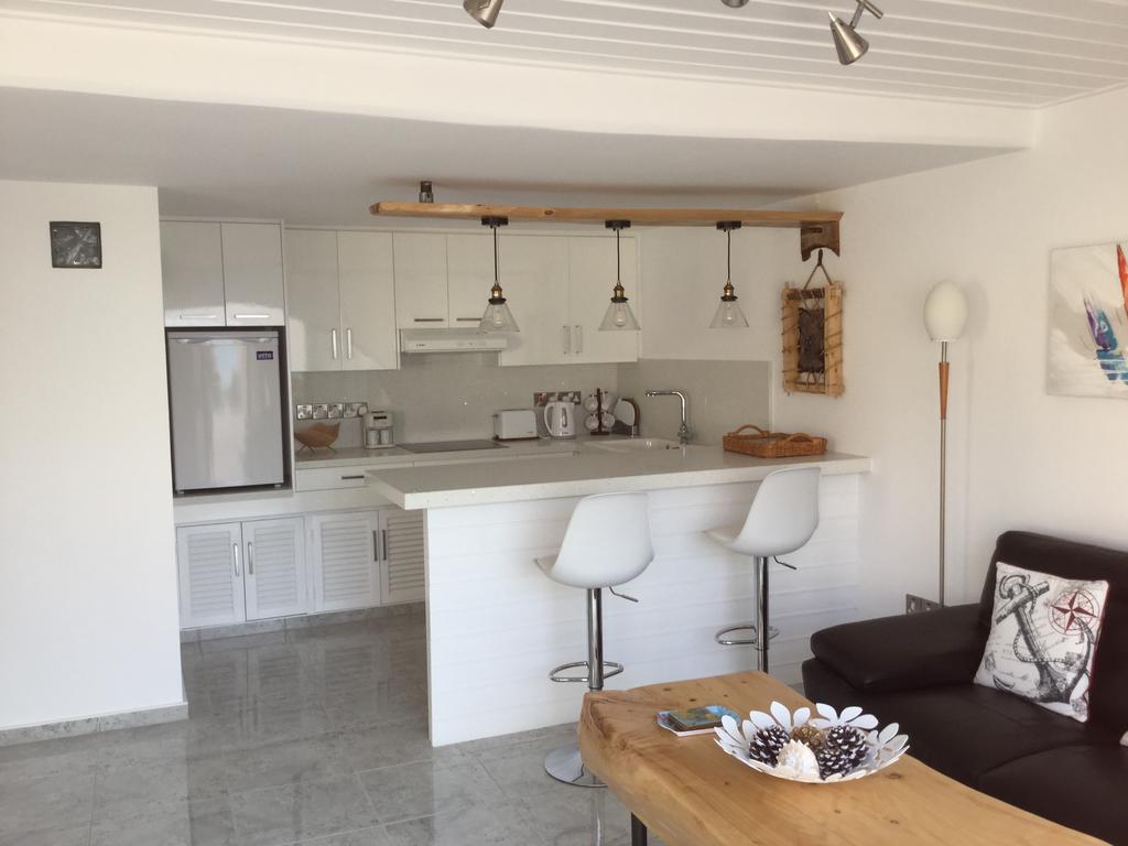 Front Pissouri
