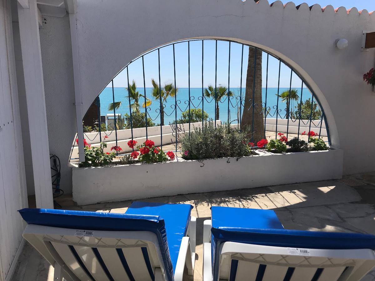 Front * Pissouri