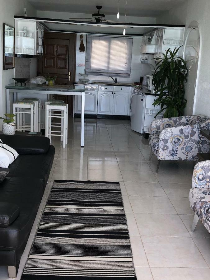Front * Pissouri