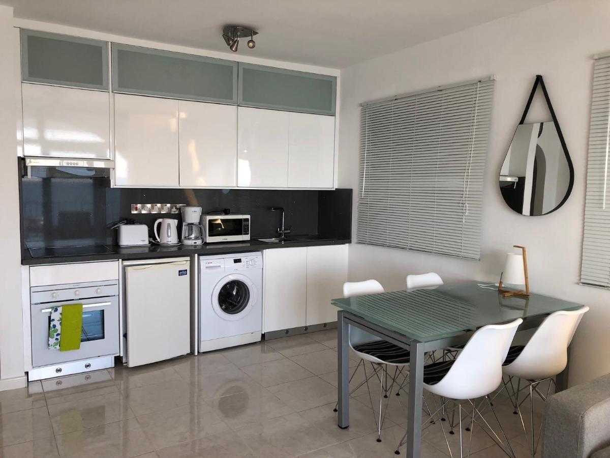 Front Apartment *