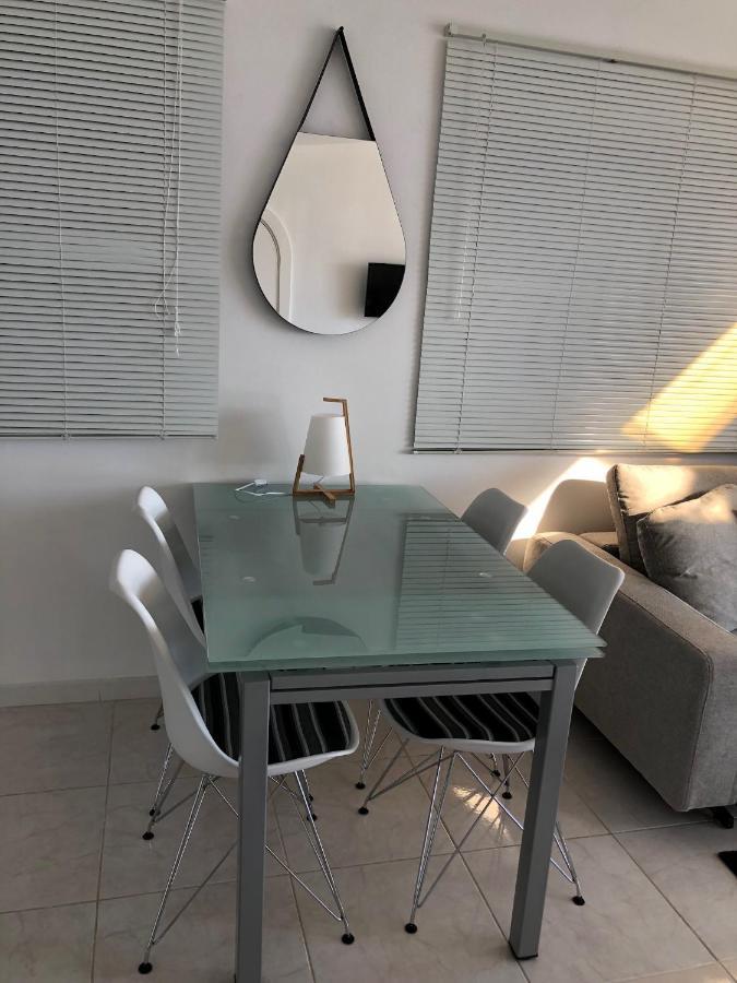 Front * Pissouri